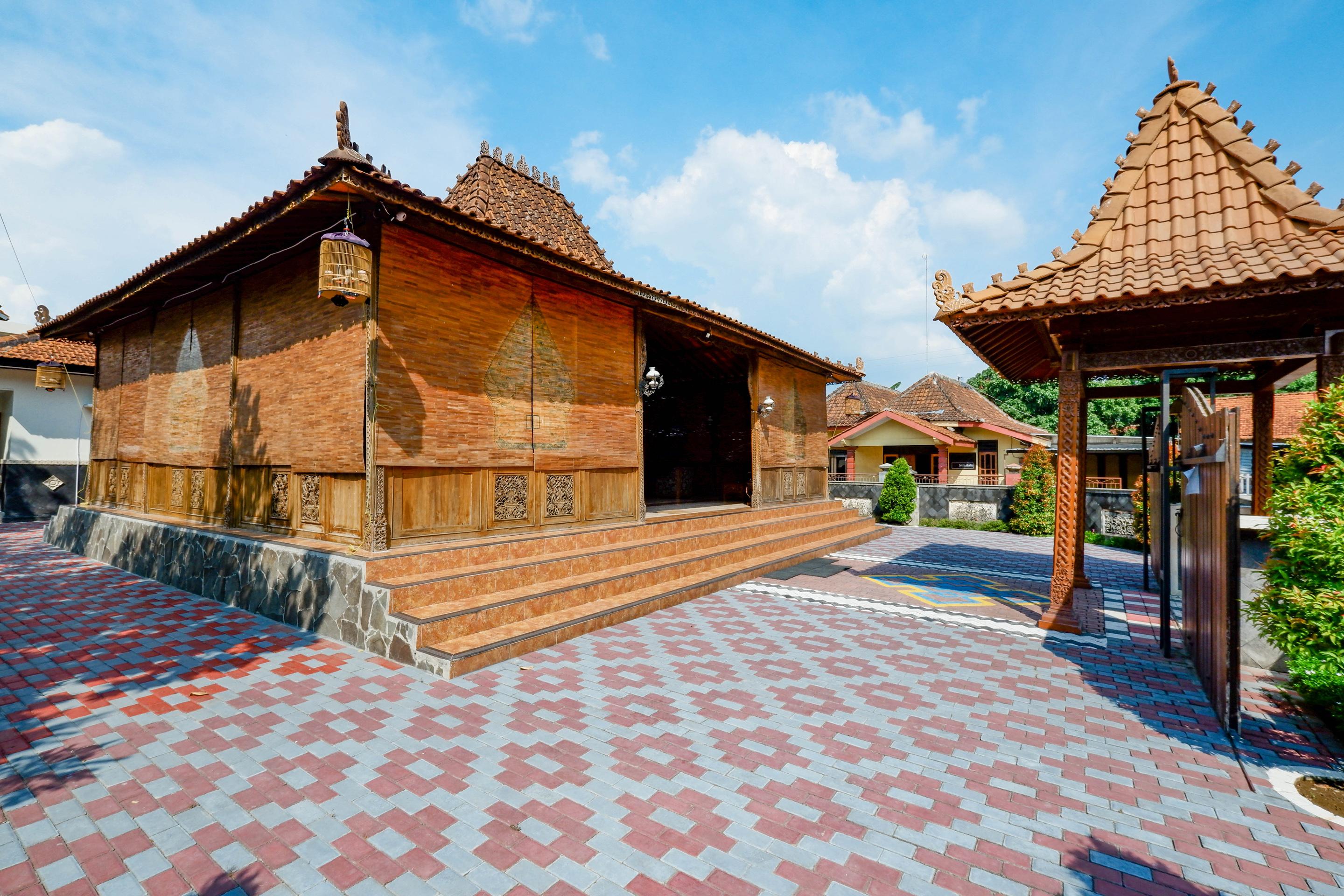 Oyo 2327 Pagsis Village Klaten Zewnętrze zdjęcie