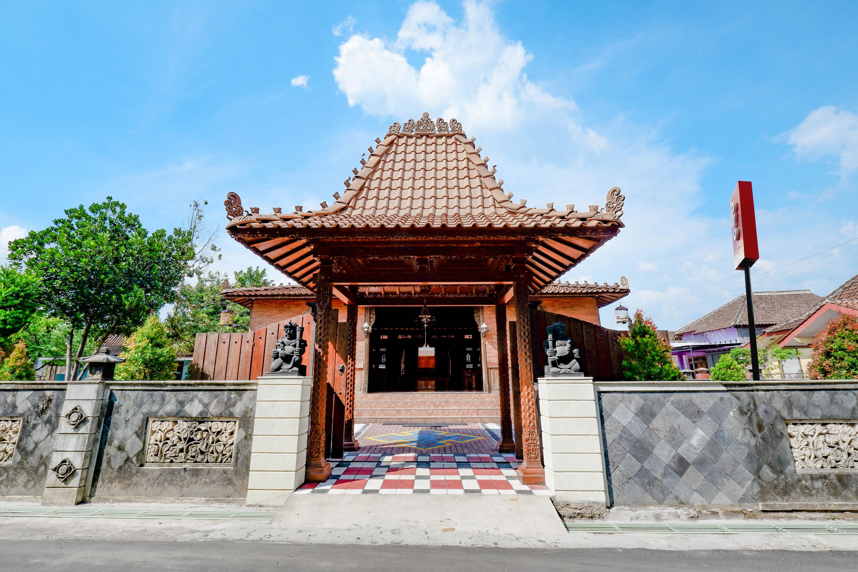 Oyo 2327 Pagsis Village Klaten Zewnętrze zdjęcie